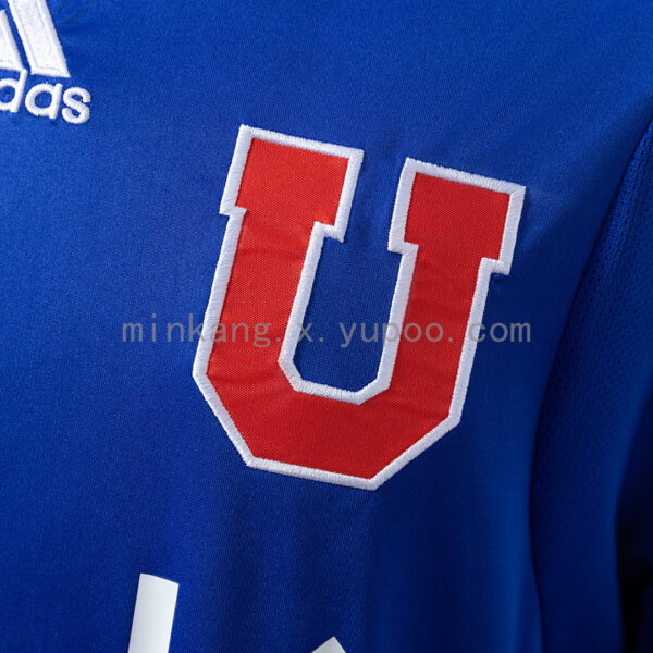 Camiseta Universidad de Chile 2011 Local Retro Manga Larga - detalle