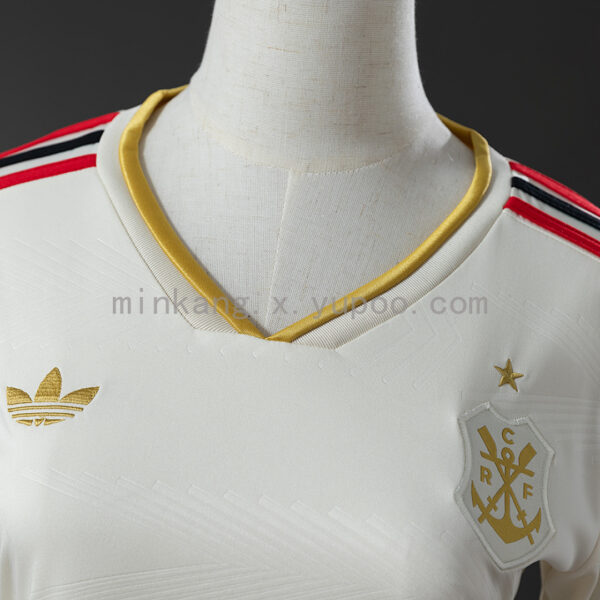 Camiseta Flamengo 1989 Retro Tercera — detalle logo Adidas Trefoil