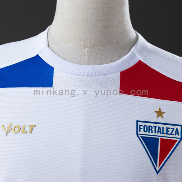 Camiseta Fortaleza 2023/24 Visita — detalle textura de la tela