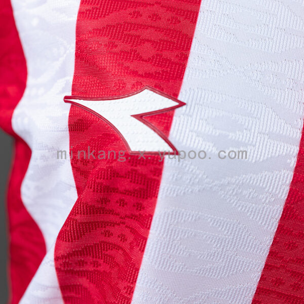 Camiseta Náutico 2024/25 Local Mujer — detalle logo Diadora