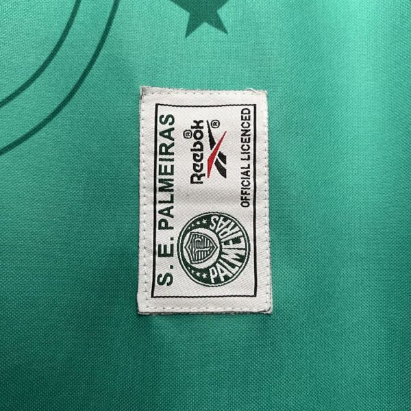 Camiseta Palmeiras 1993 Local Retro — detalle gráfica 'P' circular