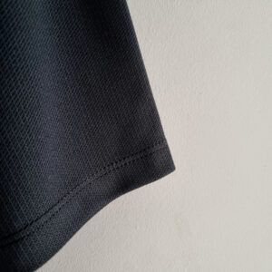 Camiseta Santos 2023/24 Edición Especial Charlie Brown Jr. Local — detalle etiqueta 1992