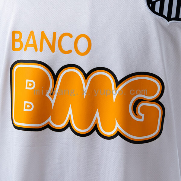 Camiseta Santos 2019 Local Retro — detalle manga Netshoes