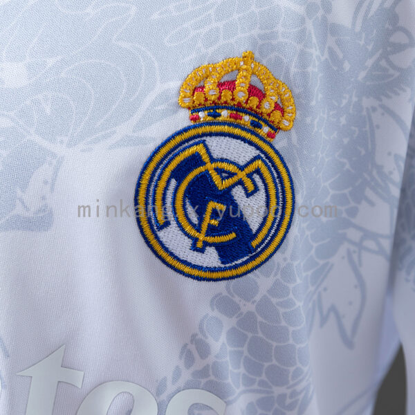 Camiseta Real Madrid 2024/25 Edición Especial — detalle cuello