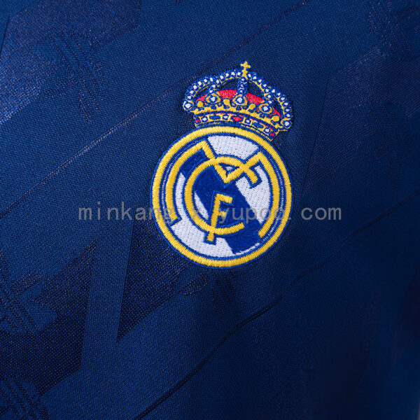 Camiseta Real Madrid 1991/92 Retro Visita - detalle tejido y mangas