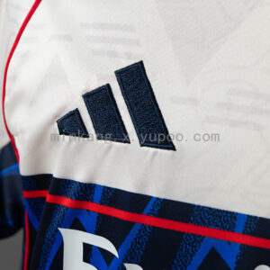 Camiseta Arsenal 2023/24 Pre-Partido - detalle patrón inferior y patrocinador