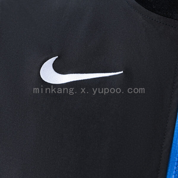 Camiseta Chelsea FC 2024/25 Cortaviento Entrenamiento - detalle del corte y costuras