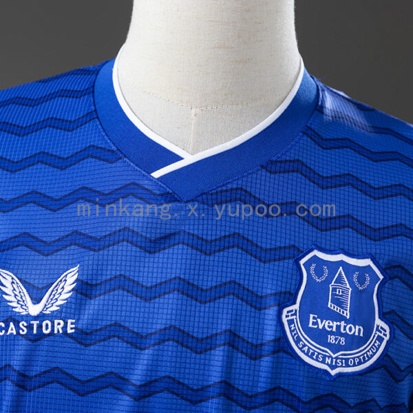 Camiseta Everton 2023/24 Local - perfil lateral