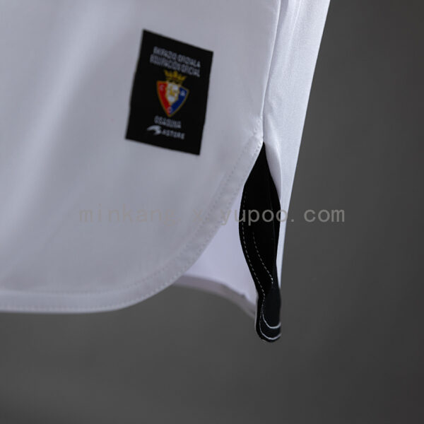 Camiseta CA Osasuna 1990 Retro Local - vista completa en maniquí