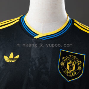 Camiseta Manchester United 2023/24 Visita - detalle tejido y texturas de la tela