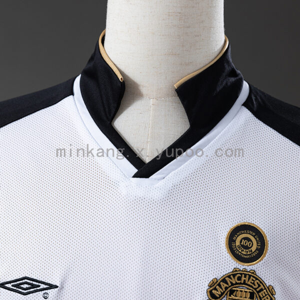 Camiseta Manchester United 2001/02 Retro Aniversario Manga Larga - detalle manga y puño