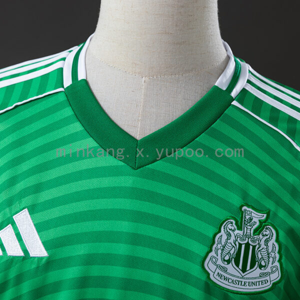 Camiseta Newcastle United 2023/24 Visita - detalle