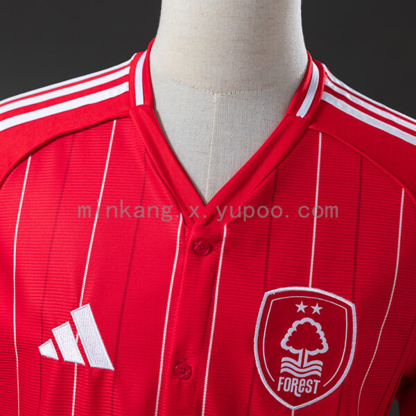 Camiseta Nottingham Forest 2023/24 Local - detalle tejido