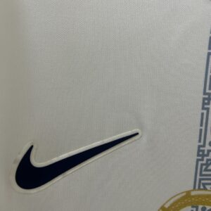 Camiseta Tottenham Hotspur 2024/25 Pre-Partido Edición Especial - detalle del patrón central