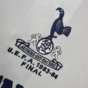 Camiseta Tottenham Hotspur 1983/84 Retro Local - detalle ribetes en mangas