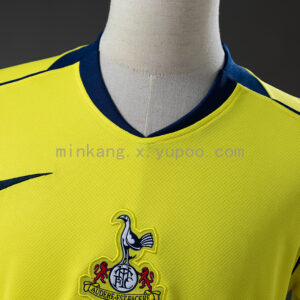 Camiseta Tottenham Hotspur 2023/24 Tercera - detalle manga