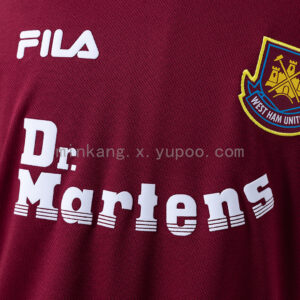 Camiseta West Ham 1999/00 Retro Local - detalle del bajo de la camiseta