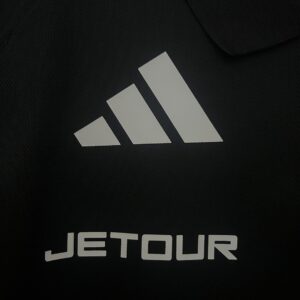 Camiseta Colo Colo 2025 Polo Entrenamiento - detalle costuras laterales