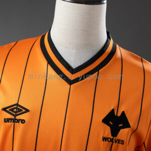 Camiseta Wolverhampton Wanderers 1988 Retro Local - detalle escudo