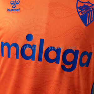 Camiseta Málaga CF 2023/24 Tercera — detalle logo patrocinador Benahavis