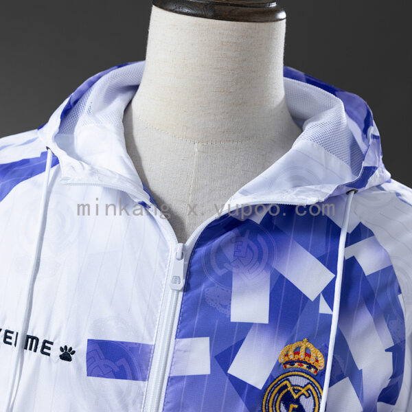 Cortaviento Real Madrid 2024/25 Entrenamiento Morado - detalle capucha