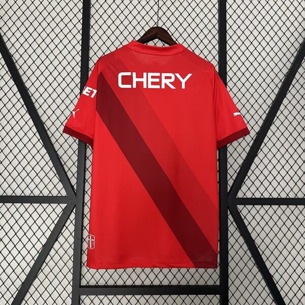 Camiseta Universidad Católica 2024/25 Visita - detalle tejido y diseño