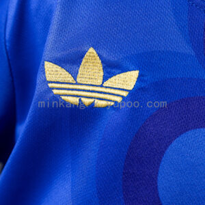 Camiseta Real Madrid 2024/25 Tercera Niño — detalle del dobladillo