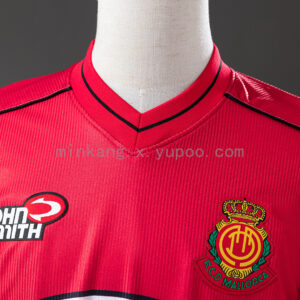 Camiseta RCD Mallorca 1998/99 Retro Local — detalle costuras y dobladillo