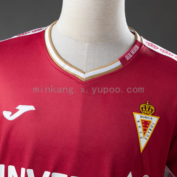 Camiseta Real Murcia 2023/24 Local — detalle del cuello
