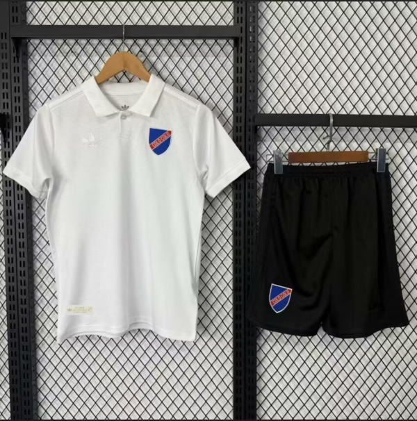 Camiseta Colo Colo 2025 Aniversario - vista trasera de los pantalones cortos