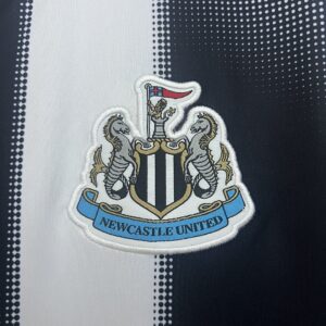 Camiseta Newcastle United 2024/25 Local - detalle