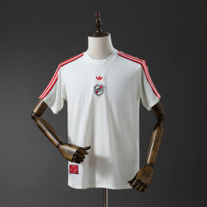 Camiseta River Plate 1991 Retro Visita Edición Especial - detalle escudo y hombro izquierdo