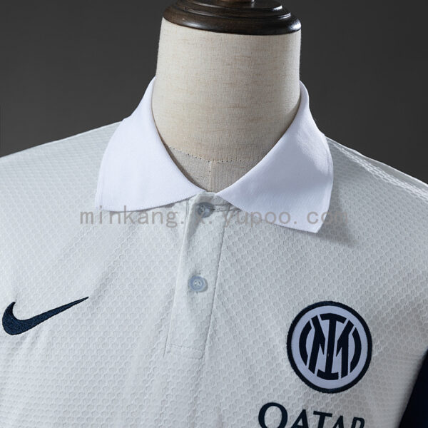 Camiseta Inter Milan 2023/24 Polo - detalle escudo
