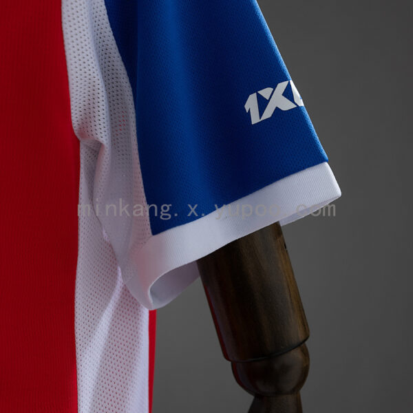 Camiseta Universidad Católica 2024 Visita - detalle tejido de tela