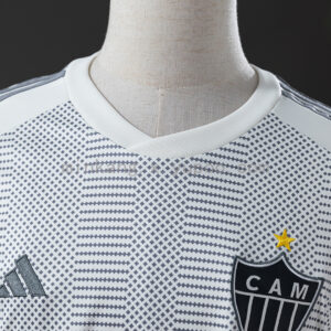 Camiseta Atlético Mineiro 2024/25 Visita — vista lateral