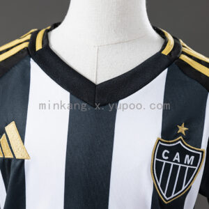 Camiseta Atlético Mineiro 2024/25 Local — vista lateral derecha