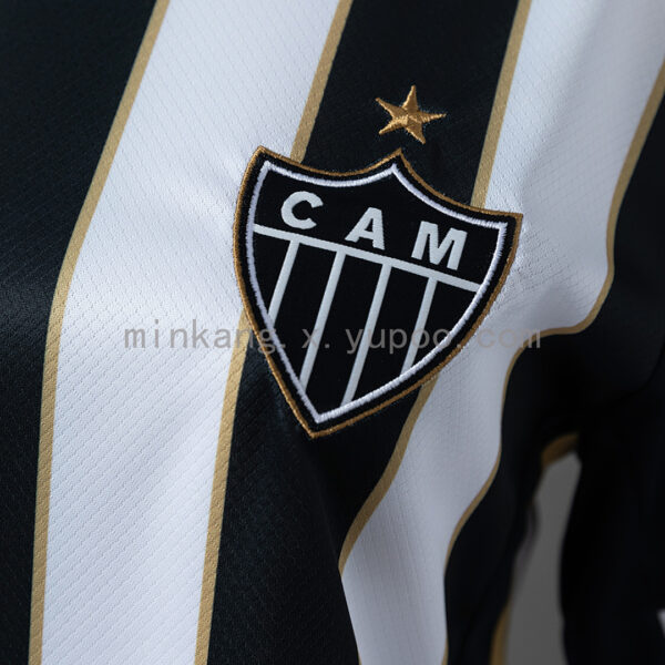 Camiseta Atlético Mineiro 2024/25 Local Mujer — detalle de la textura de la tela
