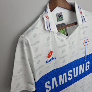 Camiseta Universidad Católica 1996 Tercera Retro - detalle escudo