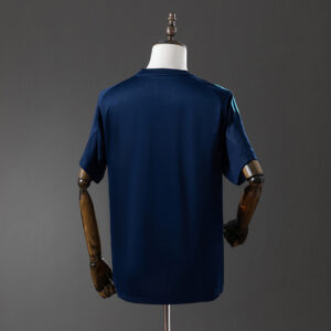 Camiseta Flamengo 2023/24 Entrenamiento — detalle hombro y rayas