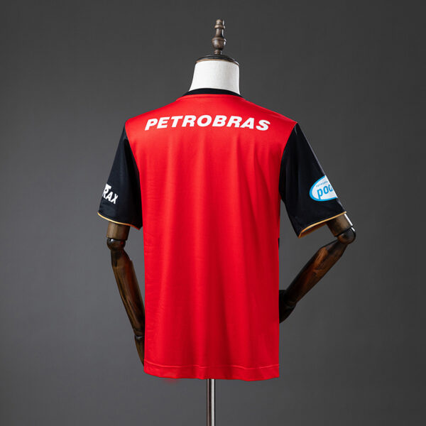 Camiseta Flamengo 2008 Retro Local — detalle del tejido y costuras
