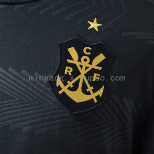 Camiseta Flamengo 2024 Edición Especial — detalle franjas hombro