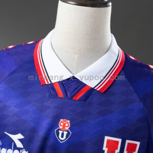 Camiseta Universidad de Chile 1996 Local - detalle escudo