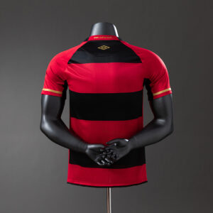 Camiseta Sport Recife 2024 Local — detalle bajo de camiseta