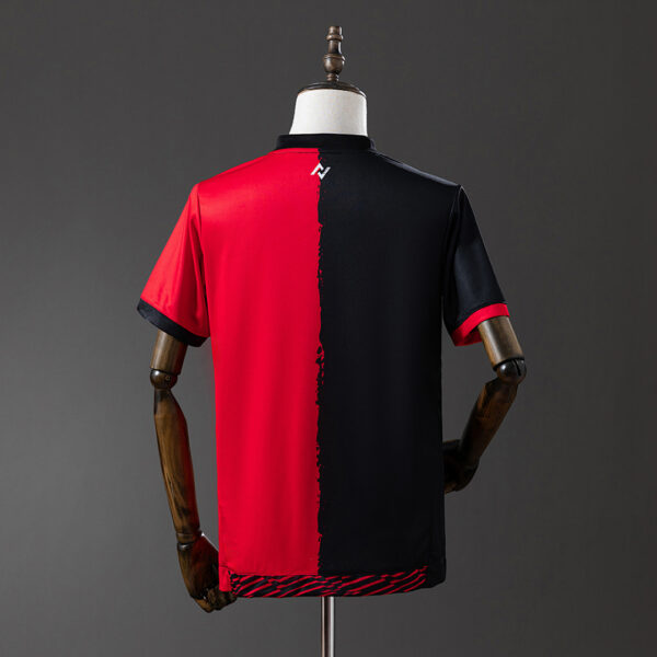 Camiseta Vitoria 2023/24 Local — detalle dobladillo