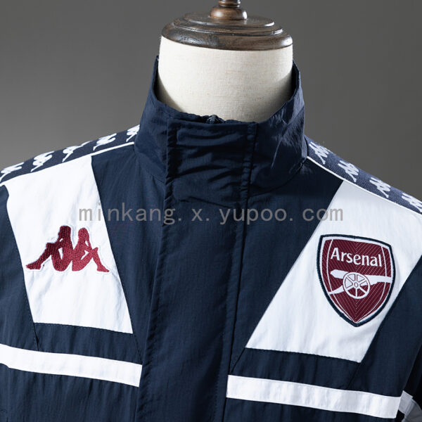 Camiseta Arsenal 1992 Retro Cortaviento - detalle dobladillo inferior