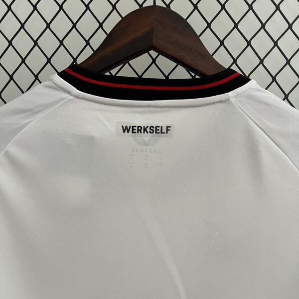 Camiseta Bayer Leverkusen 2023/24 Local - detalle