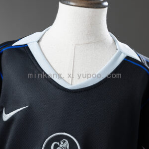 Camiseta Chelsea 2024/25 Tercera - vista frontal completa con short