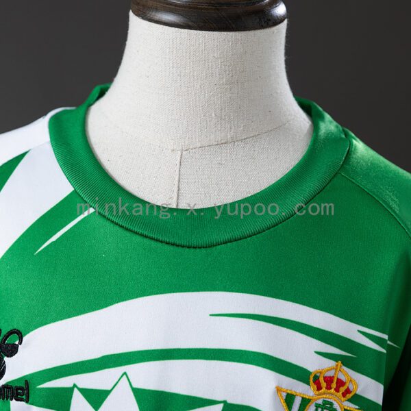 Camiseta Real Betis Temática Naruto Niño - detalle costuras laterales