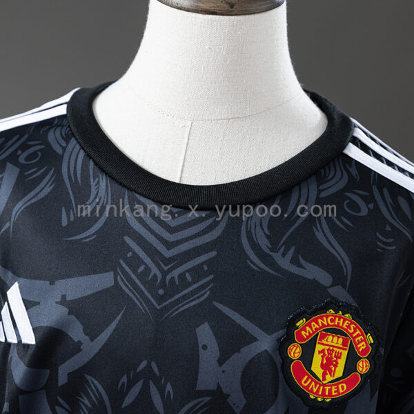 Camiseta Manchester United 2024/25 Edición Especial - detalle