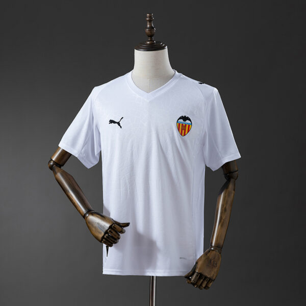 Camiseta Valencia 2023/24 Local — detalle escudo